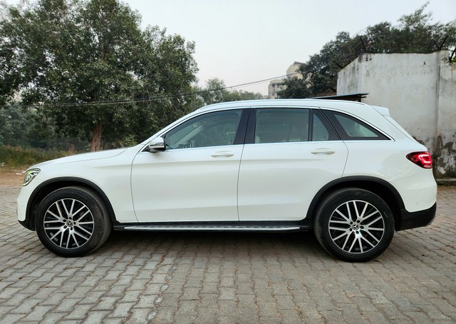 Second-hand 2020 Mercedes-Benz GLC 200 for sale in New Delhi-3