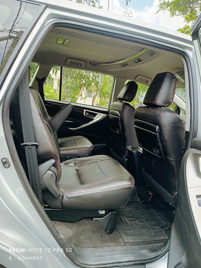 Second-hand 2020 Toyota Innova Crysta 2.4 G MT for sale in Bangalore-10