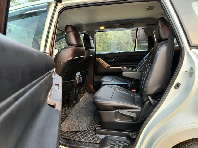 Second-hand 2024 Maruti Invicto Zeta Plus 7Str for sale in New Delhi-23