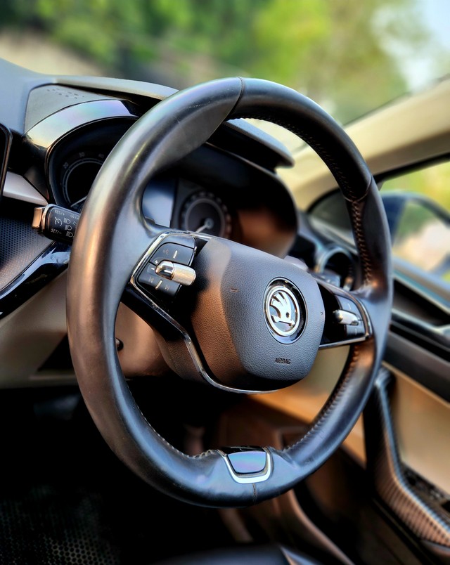 Second-hand 2022 Skoda Slavia 1.0 TSI Ambition AT BSVI for sale in New Delhi-13