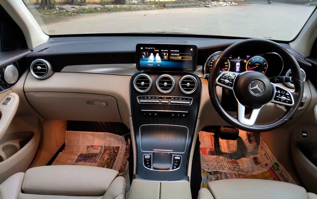 Second-hand 2022 Mercedes-Benz GLC 200 for sale in New Delhi-6