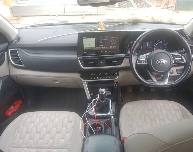 https://images10.gaadi.com/usedcar_image/AP3A.240905.015.A2/original/4fbf6c05-c62a-4a1e-8cba-c1ff6f1edb69.jpg?imwidth=6402