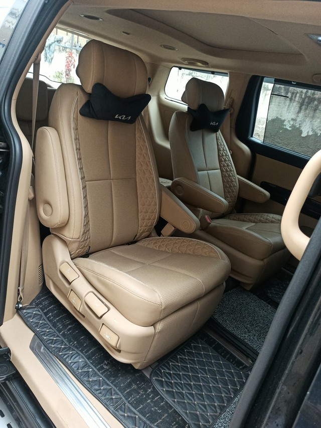 Second-hand 2023 Kia Carnival Limousine Plus for sale in New Delhi-14