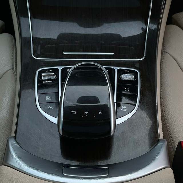 Second-hand 2018 Mercedes-Benz GLC 220d 4MATIC Sport for sale in New Delhi-9