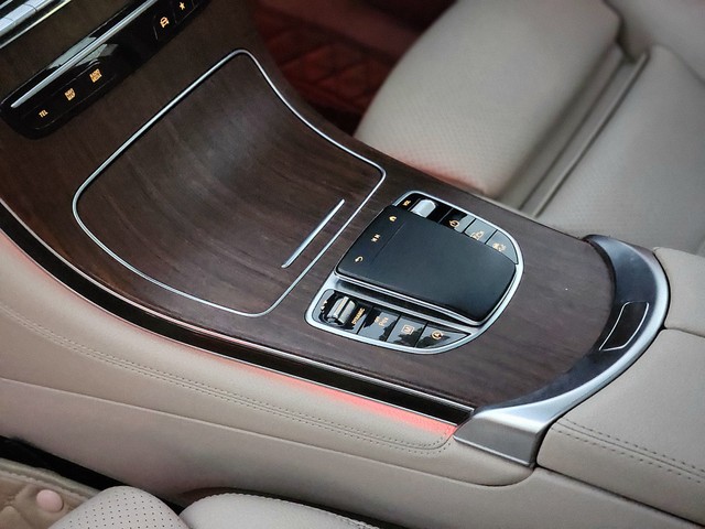 Second-hand 2020 Mercedes-Benz GLC 200 for sale in New Delhi-30