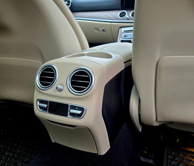 Second-hand 2019 Mercedes-Benz E-Class Expression E 200 BSIV for sale in New Delhi-14