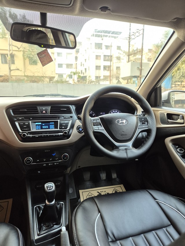 Hyundai i20 1.2 Anniversary Edition Second-hand 2015 Hyundai i20 1.2 Anniversary Edition for sale in Nashik-9