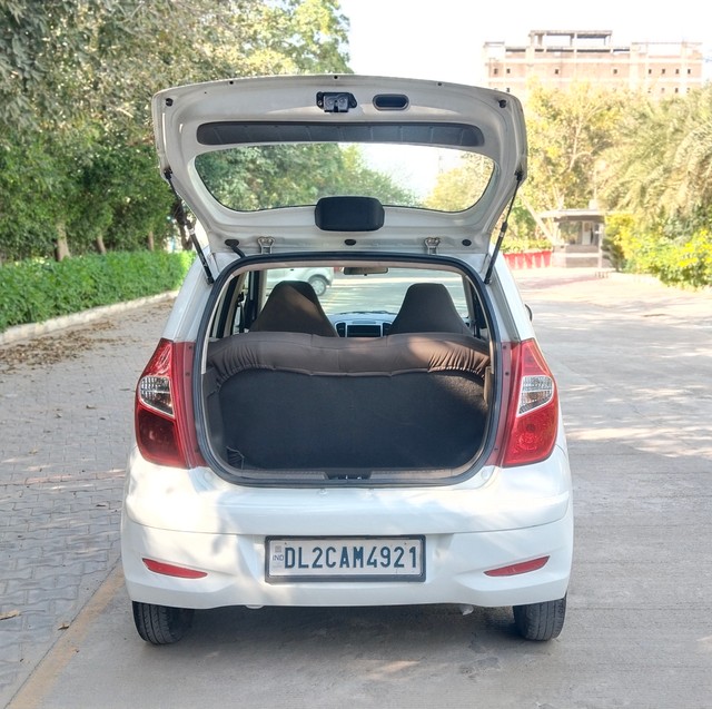 Second-hand 2011 Hyundai i10 Era for sale in Faridabad-11