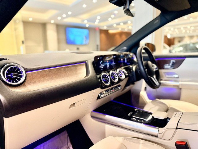 Second-hand 2022 Mercedes-Benz GLA 200 BSVI for sale in New Delhi-3