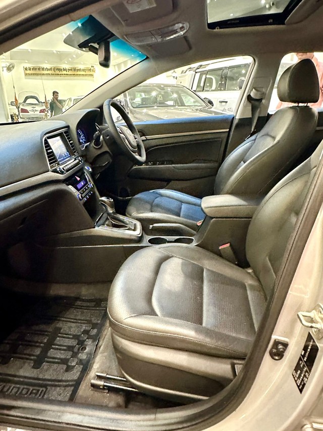 Second-hand 2018 Hyundai Elantra 2.0 SX Option AT for sale in New Delhi-13
