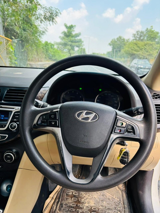 Second-hand 2016 Hyundai Verna 1.4 VTVT for sale in Noida-9
