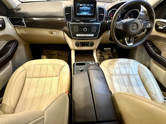 Second-hand 2017 Mercedes-Benz GLE 250d for sale in New Delhi-16