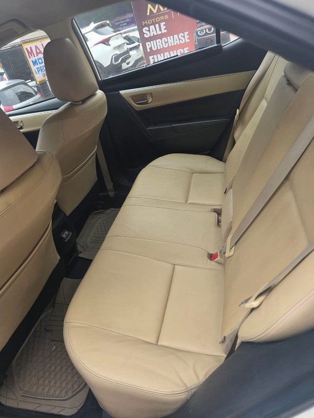 Second-hand 2018 Toyota Corolla Altis 1.8 GL for sale in New Delhi-15