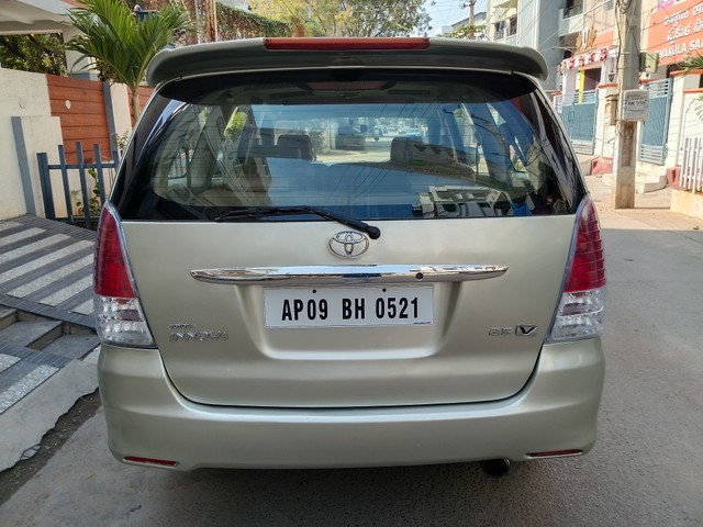 Second-hand 2007 Toyota Innova 2.5 V Diesel 8-seater for sale in Hyderabad-4