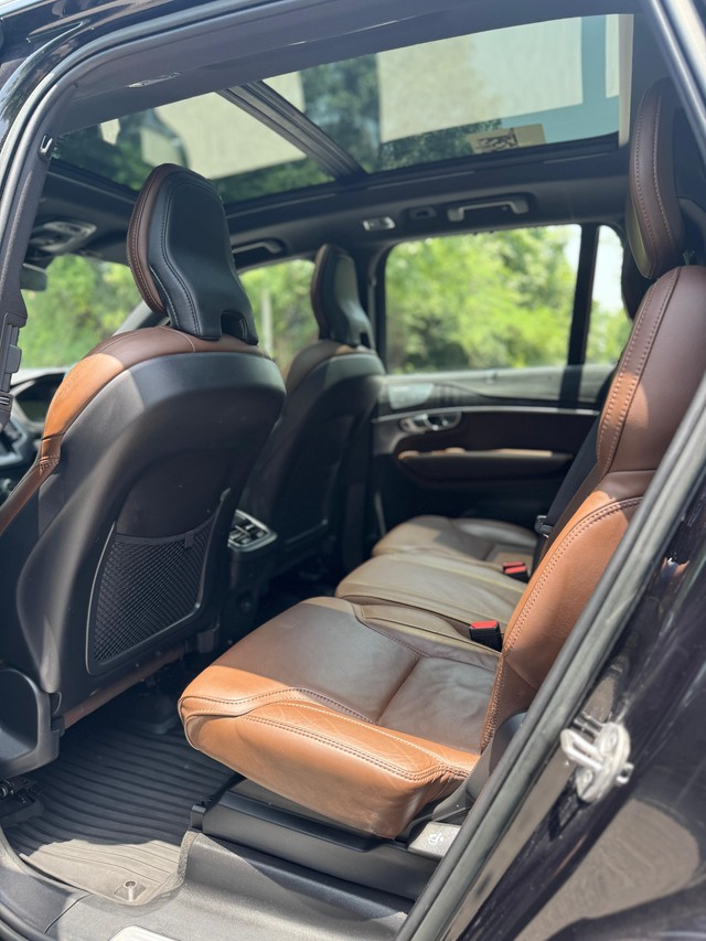 Second-hand 2022 Volvo XC90 B6 Inscription 7STR for sale in New Delhi-12