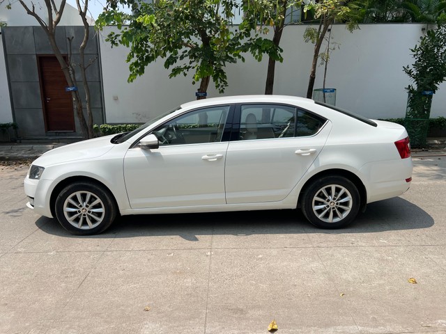 Skoda Octavia 1.4 TSI MT Ambition Second-hand 2015 Skoda Octavia 1.4 TSI MT Ambition for sale in Chennai-4