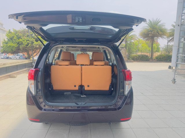 Second-hand 2016 Toyota Innova Crysta 2.8 ZX AT BSIV for sale in Bangalore-10