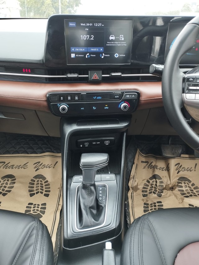 Second-hand 2023 Hyundai Verna SX IVT for sale in New Delhi-15