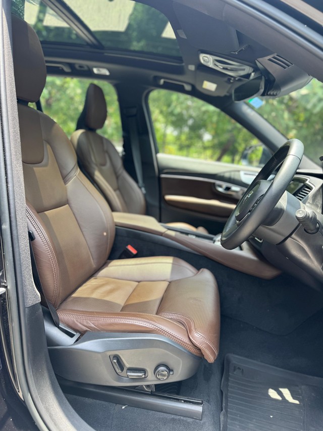 Second-hand 2022 Volvo XC90 B6 Inscription 7STR for sale in New Delhi-16