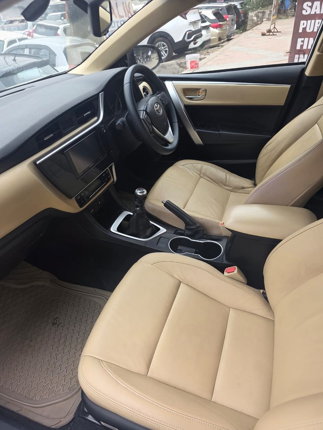Second-hand 2018 Toyota Corolla Altis 1.8 GL for sale in New Delhi-16