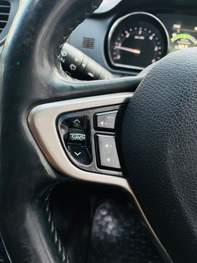 Second-hand 2017 Tata Hexa XTA for sale in Mumbai-20