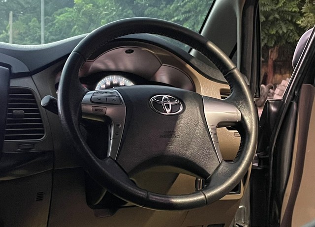 Second-hand 2015 Toyota Innova 2.5 VX (Diesel) 7 Seater BS IV for sale in New Delhi-8