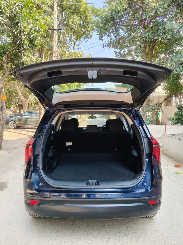 Second-hand 2023 Mahindra XUV700 MX 5Str Diesel for sale in Gurgaon-12