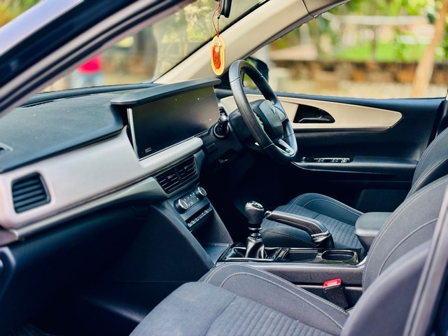 Second-hand 2022 Mahindra XUV700 AX5 BSVI for sale in New Delhi-8