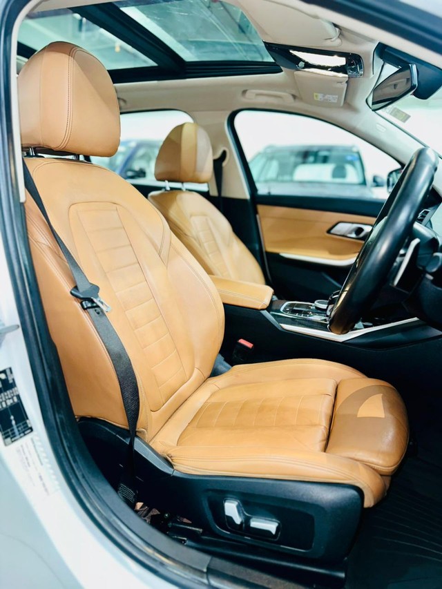 Second-hand 2021 BMW 3 Series 330i M Sport for sale in Mumbai-9