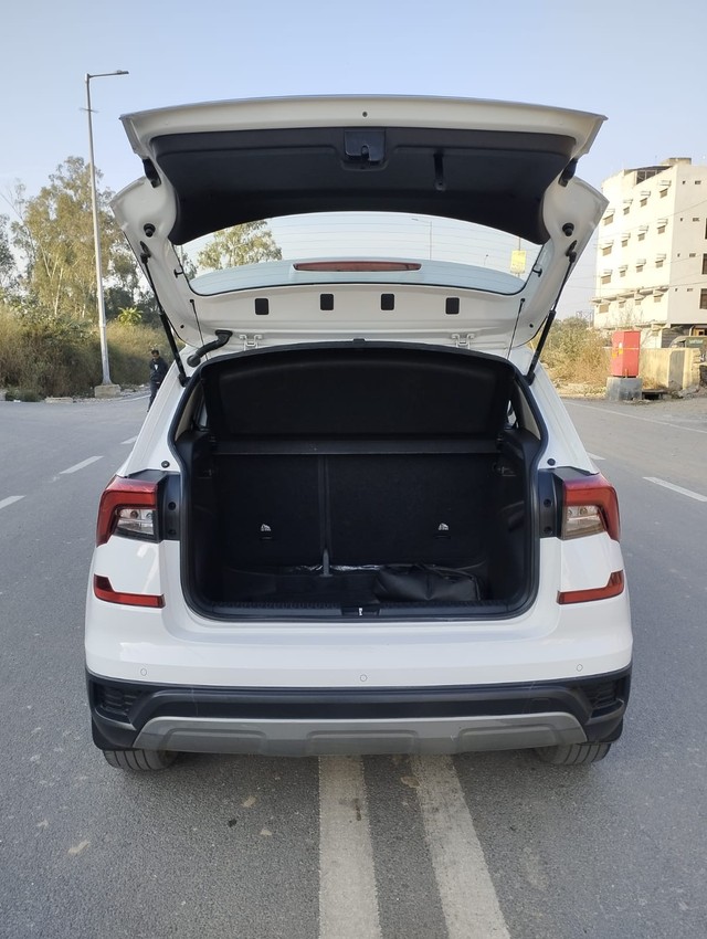 Second-hand 2022 Skoda Kushaq 1.5 TSI Style DSG Anniversary Edition BSVI for sale in New Delhi-5