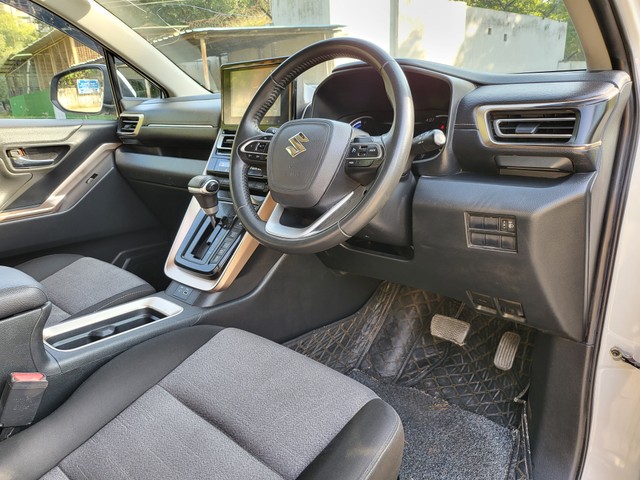 Second-hand 2024 Maruti Invicto Zeta Plus 7Str for sale in New Delhi-12