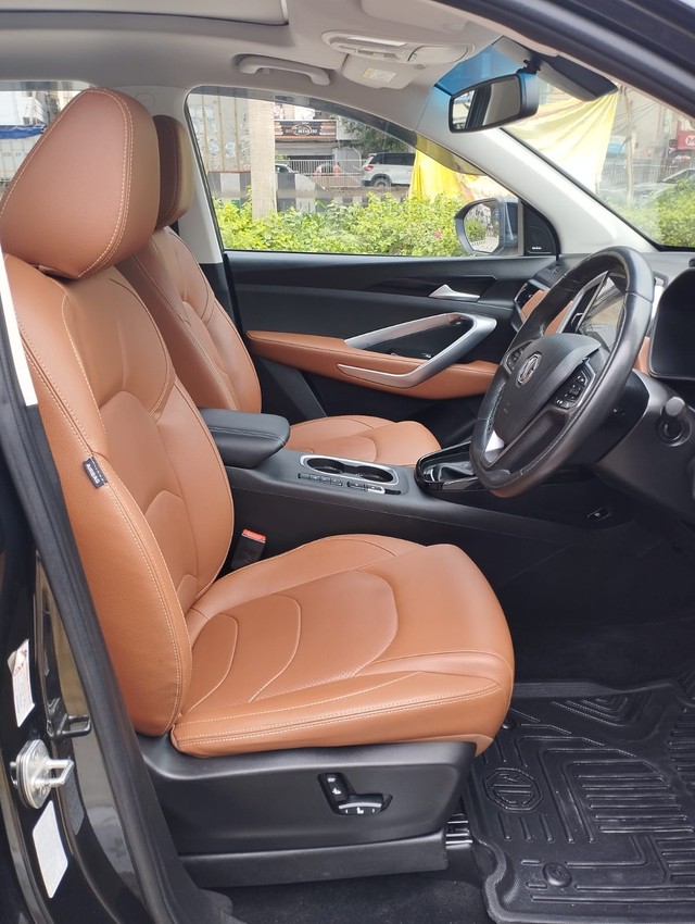 Second-hand 2023 MG Hector Plus 1.5 Turbo Sharp Pro CVT BSVI for sale in New Delhi-10