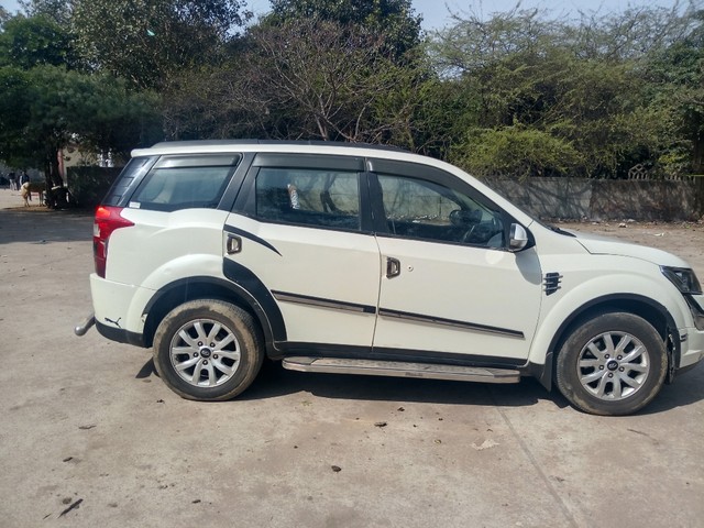 Second-hand 2017 Mahindra XUV500 R W10 FWD for sale in New Delhi-1