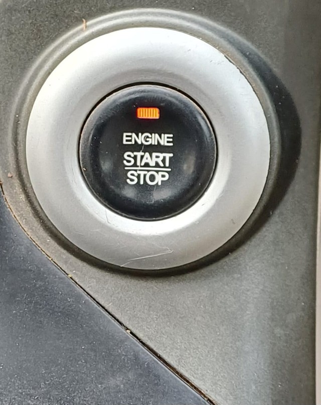 Second-hand 2017 Mahindra XUV500 R W10 FWD for sale in Ahmedabad-7