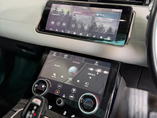 Second-hand 2023 Land Rover Range Rover Evoque 2.0 R-Dynamic SE for sale in Hyderabad-9