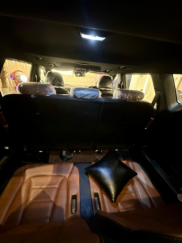 Second-hand 2019 Mahindra Alturas G4 4X4 AT BSIV for sale in New Delhi-5