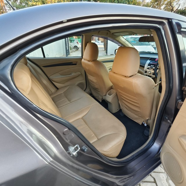 Second-hand 2011 Honda City S for sale in Chandigarh-10