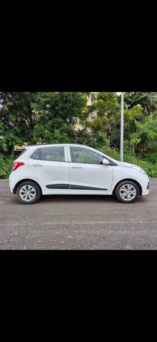 Second-hand 2016 Hyundai Grand i10 Sportz for sale in Pune-4