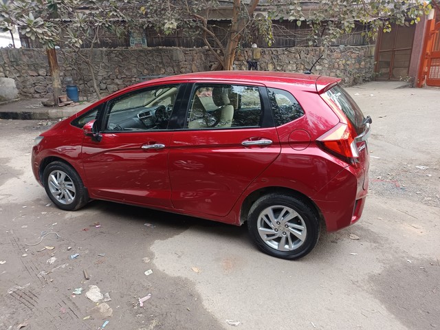 Second-hand 2018 Honda Jazz VX CVT for sale in New Delhi-8