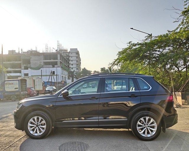 Second-hand 2017 Volkswagen Tiguan 2.0 TDI Comfortline for sale in Mumbai-4