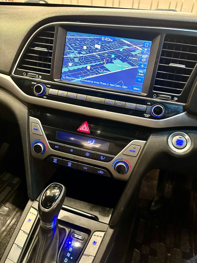 Second-hand 2018 Hyundai Elantra 2.0 SX Option AT for sale in New Delhi-8