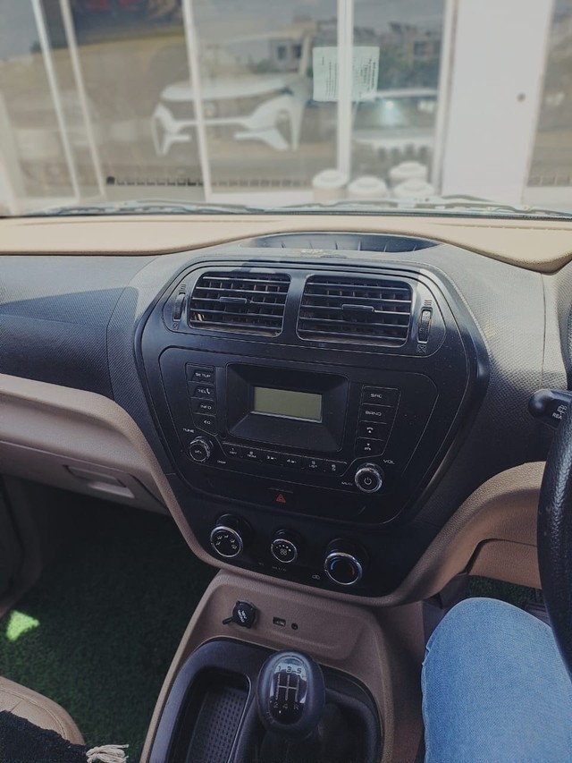 Second-hand 2015 Mahindra TUV 300 T6 Plus for sale in Kota-5