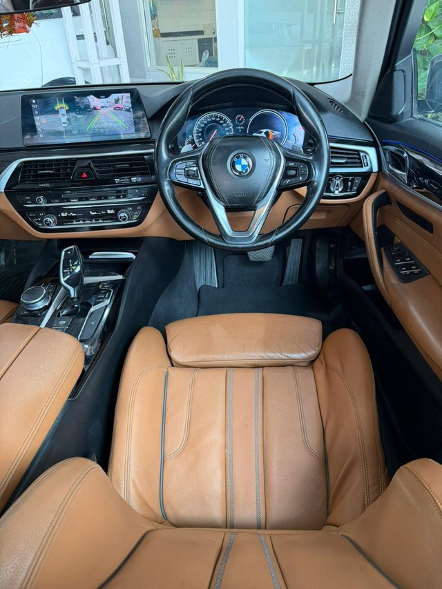 Second-hand 2017 BMW 5 Series 520d Sport Line for sale in Hyderabad-15