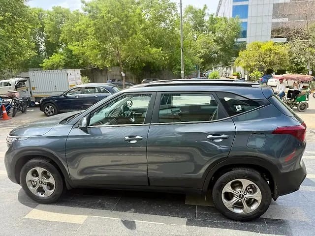 Second-hand 2022 Kia Seltos HTK G for sale in New Delhi-4