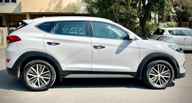Second-hand 2016 Hyundai Tucson 2.0 Dual VTVT 2WD AT GL for sale in Bangalore-1