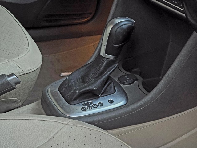 Second-hand 2016 Volkswagen Vento 1.2 TSI Highline AT for sale in New Delhi-6