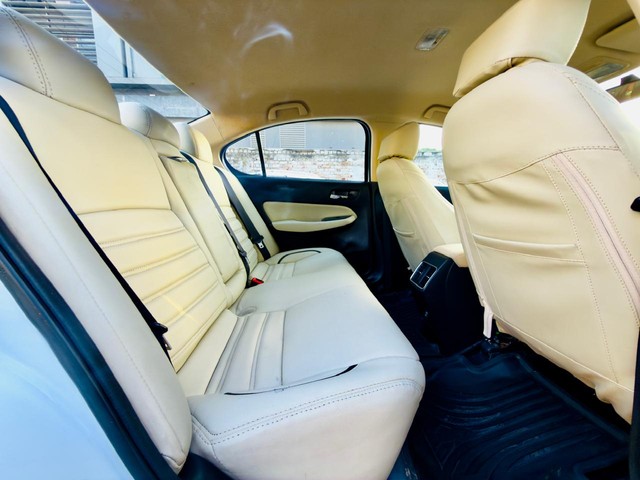 Second-hand 2021 Honda City V CVT for sale in Surat-12