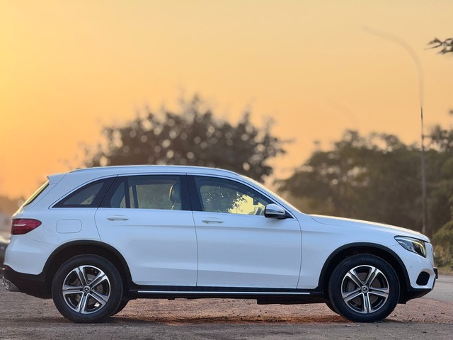 Mercedes-Benz GLC 220d 4MATIC Style Second-hand 2017 Mercedes-Benz GLC 220d 4MATIC Style for sale in Surat-1