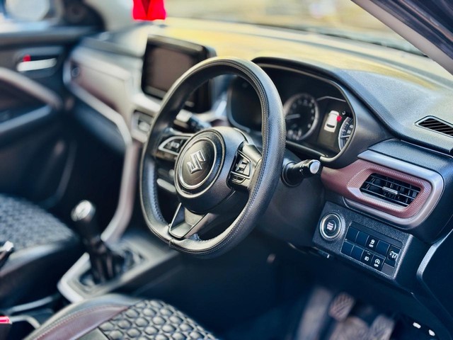 Second-hand 2024 Maruti Suzuki Brezza Zxi for sale in New Delhi-14