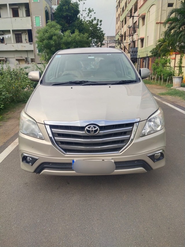 Second-hand 2014 Toyota Innova 2.5 G (Diesel) 7 Seater BS IV for sale in Vijayawada